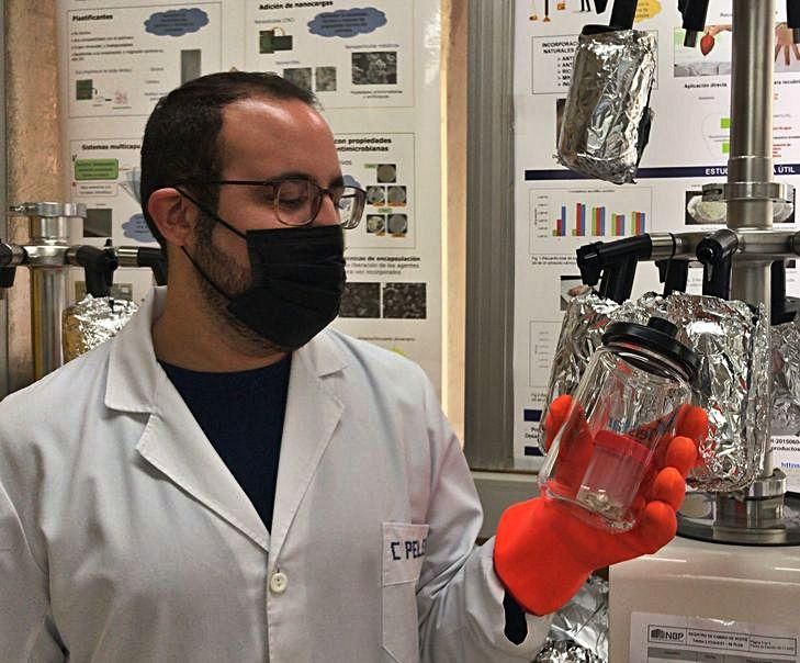 El trabajo de laboratorio es fundamental para el desarrollo del proyecto. | Activos