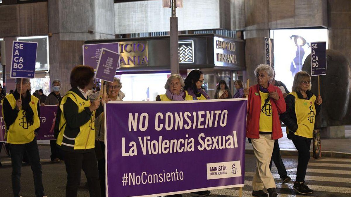 Pancartas para clamar contra la violencia sexual en una manifestación en Murcia.