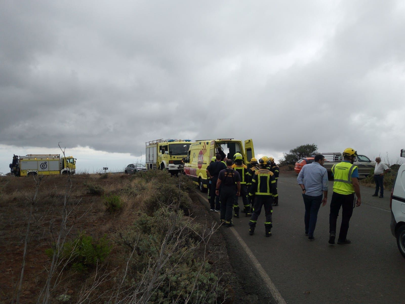 Herido grave al caer con su coche por un barranco de Gran Canaria