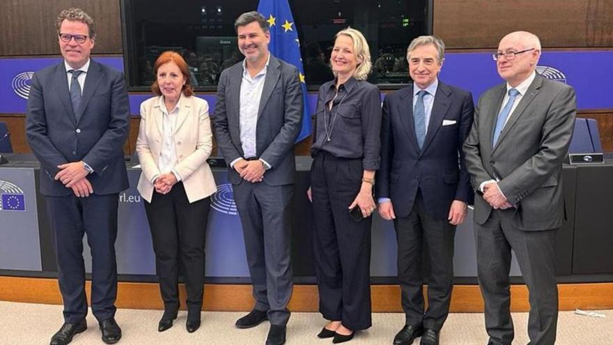 Negociadores del Consejo y el Parlamento europeo para el acuerdo de reforma del mercado eléctrico. | // PRESIDENCIA ESPAÑOLA DEL CONSEJO EUROPEO