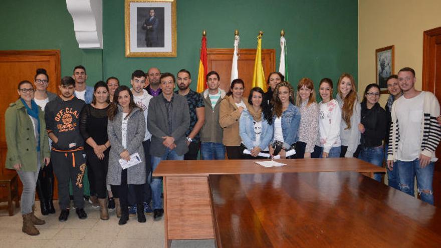 Participantes en los cursos de formación de alternancia con el empleo.