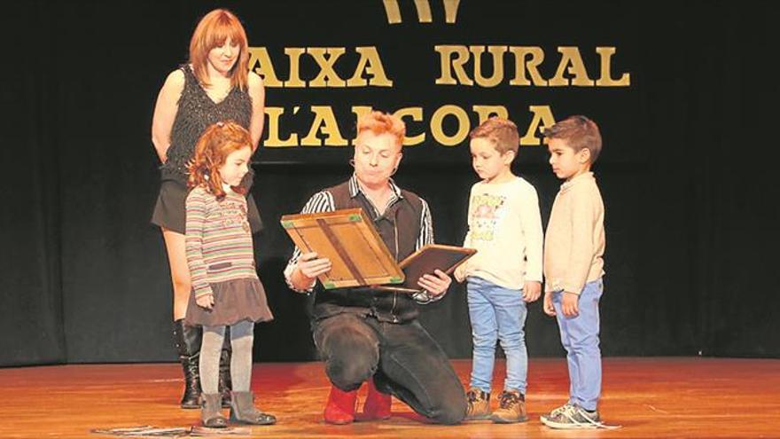 yunke emociona en l’alcora con su ‘conjuro’