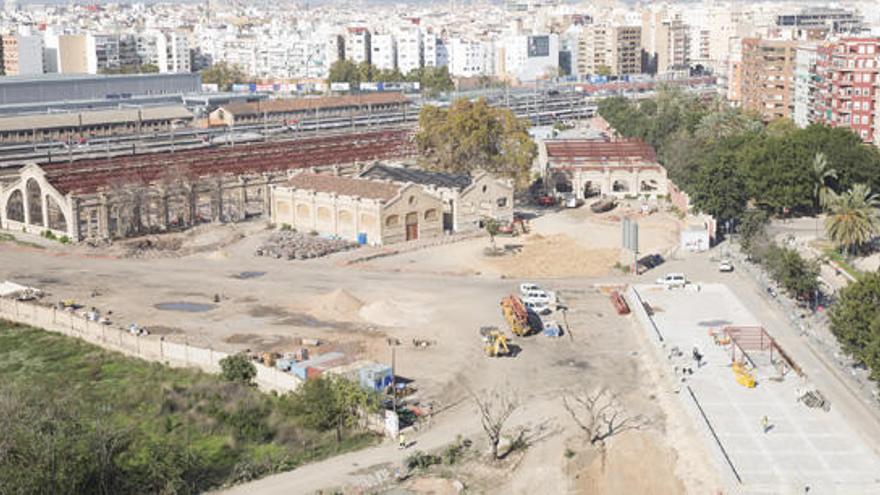 Fomento convoca al consistorio y a la Generalitat para negociar una salida al Parque Central