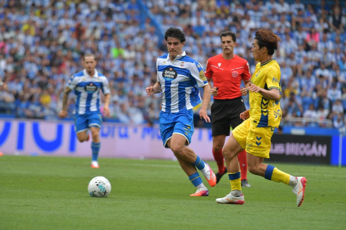 La fiesta lo inundó todo en Riazor, el fútbol era de lo menos