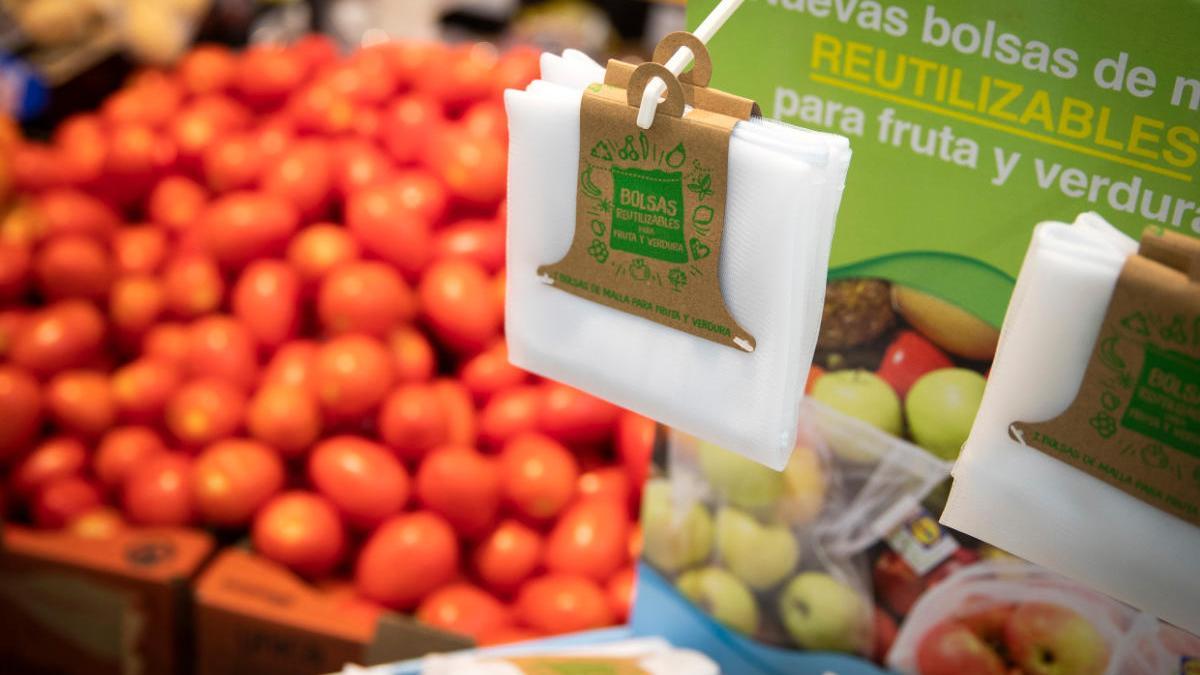 Lidl implementa la bolsa de malla para fruta y verdura para fomentar la reutilización