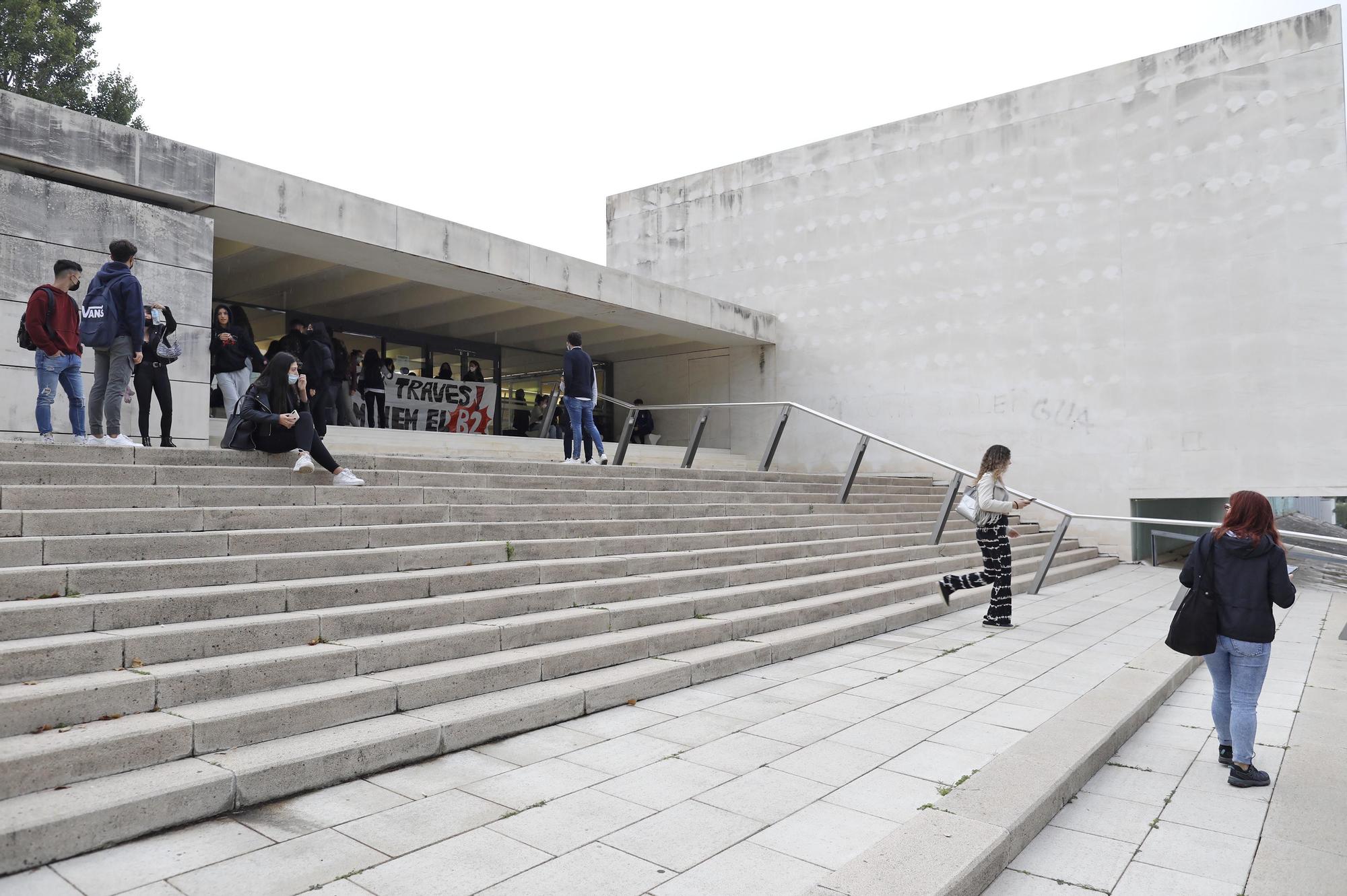 Nova protesta contra l'obligatorietat de la tercera llengua a la UdG