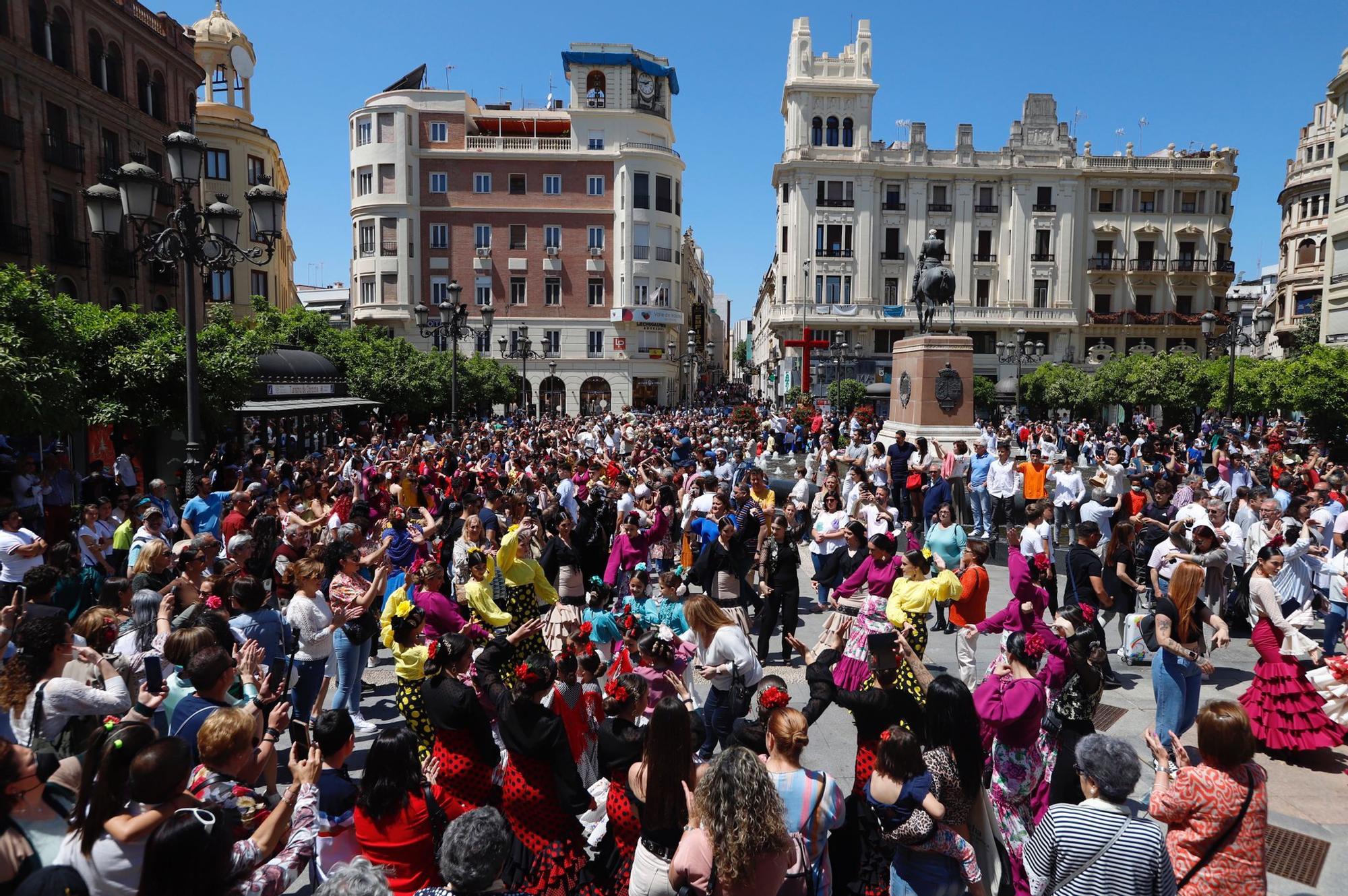 Pasacalles de las academias de baile en Córdoba