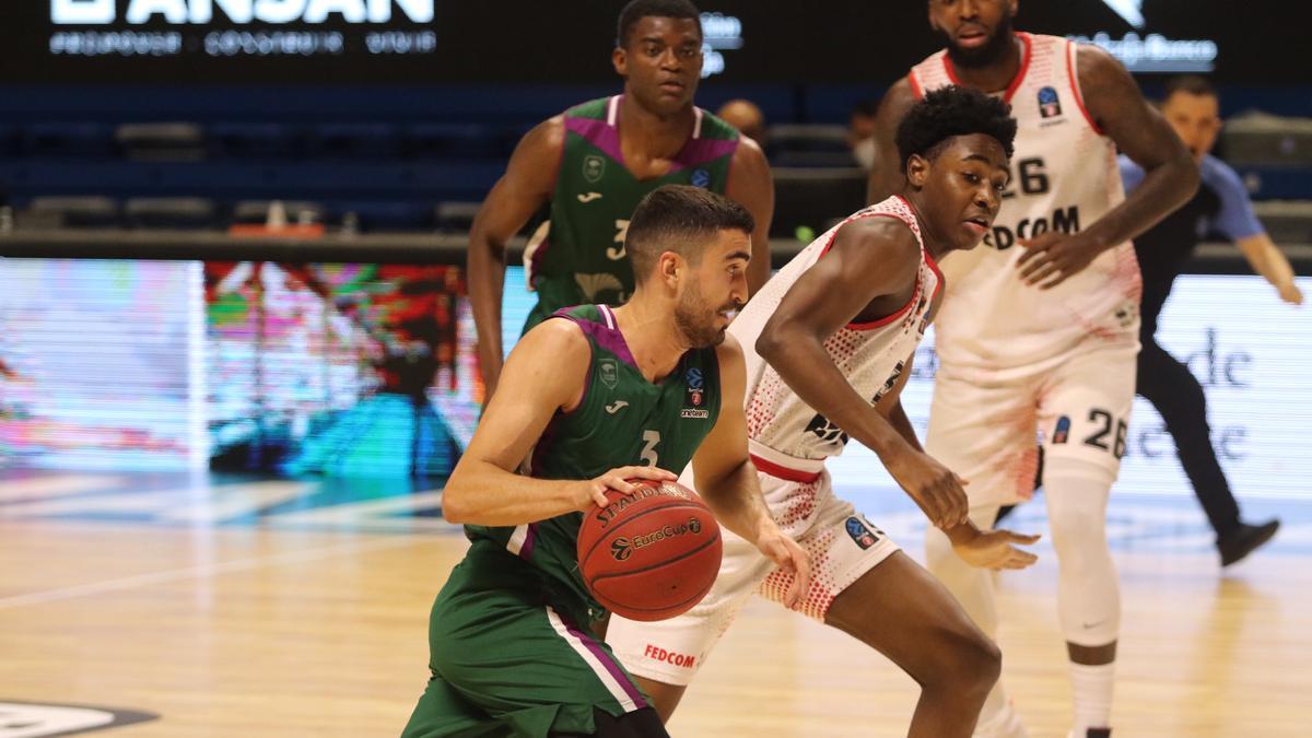 Jaime Fernández maneja el balón durante un encuentro de Eurocup