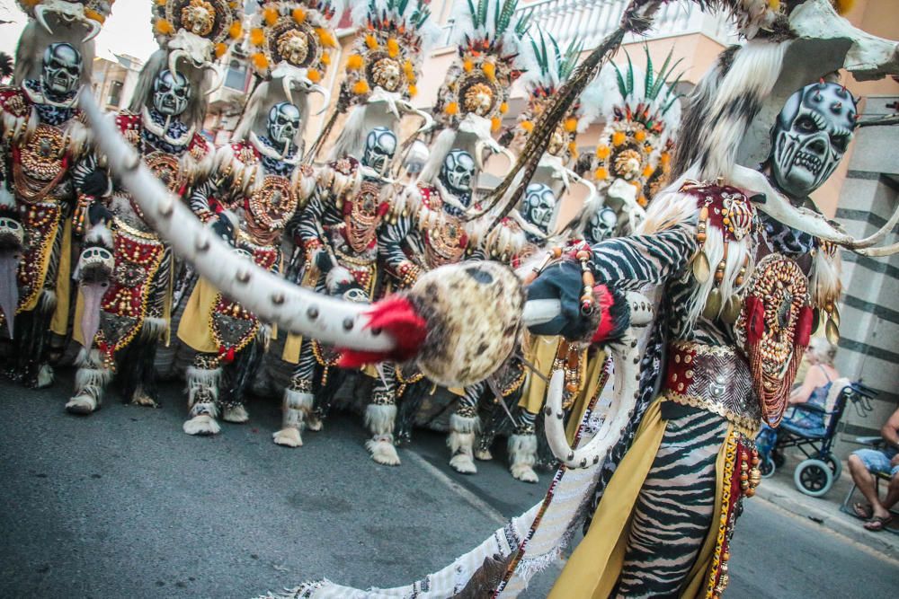 Los Moros y Cristianos llenaron las calles