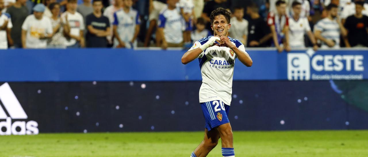 Giuliano celebra su gol frente al Lugo en La Romareda.