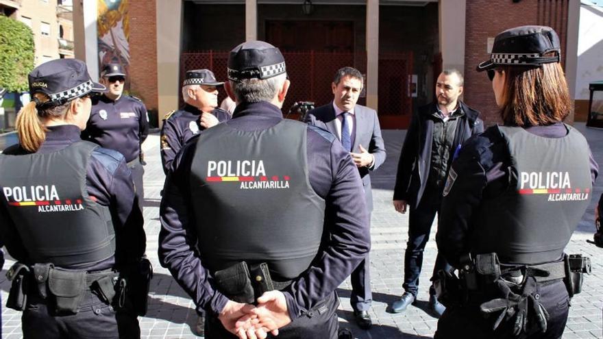 La Policía Local de Alcantarilla estrena nuevos chalecos antibalas.