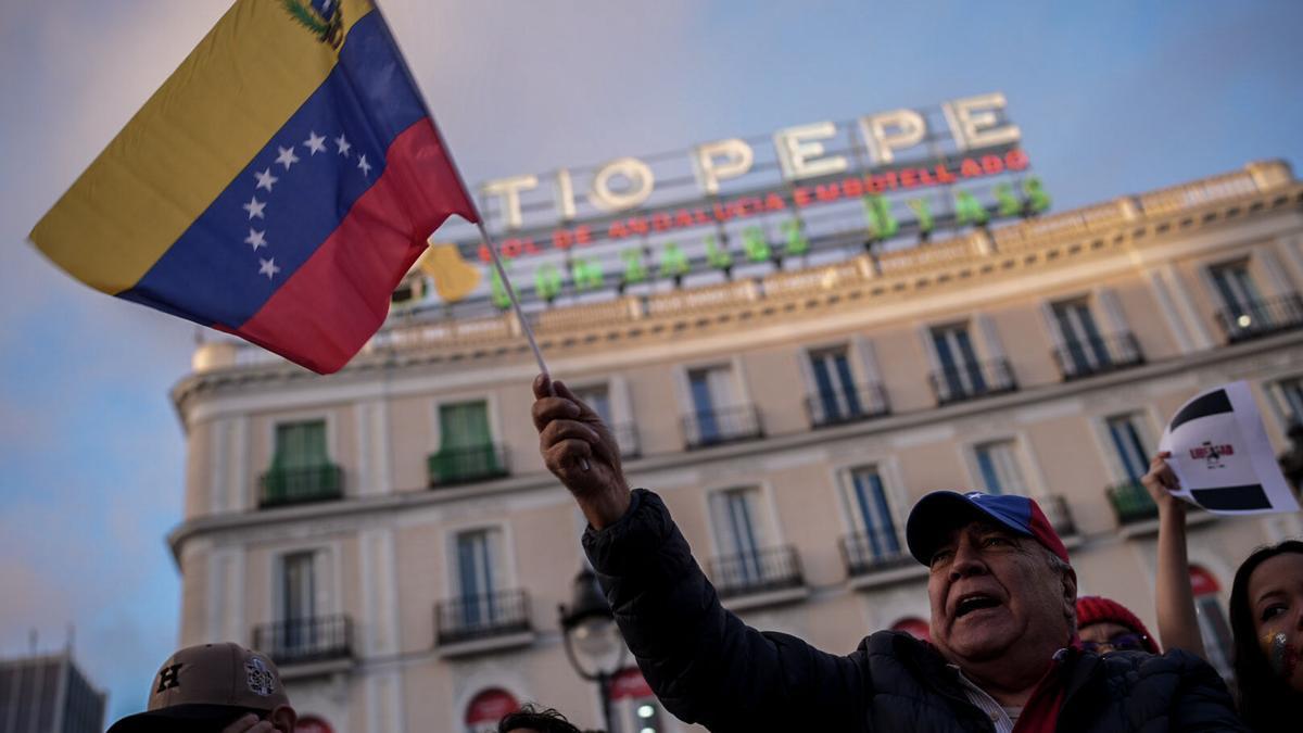 Venezolanos en España reaccionan al ataque de EEUU: Es un rayo de esperanza