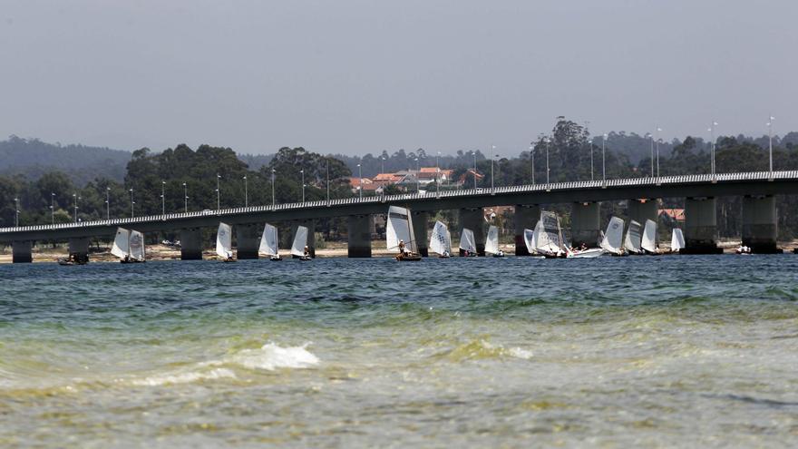 Un apretado calendario para la navegación tradicional en Arousa durante el verano