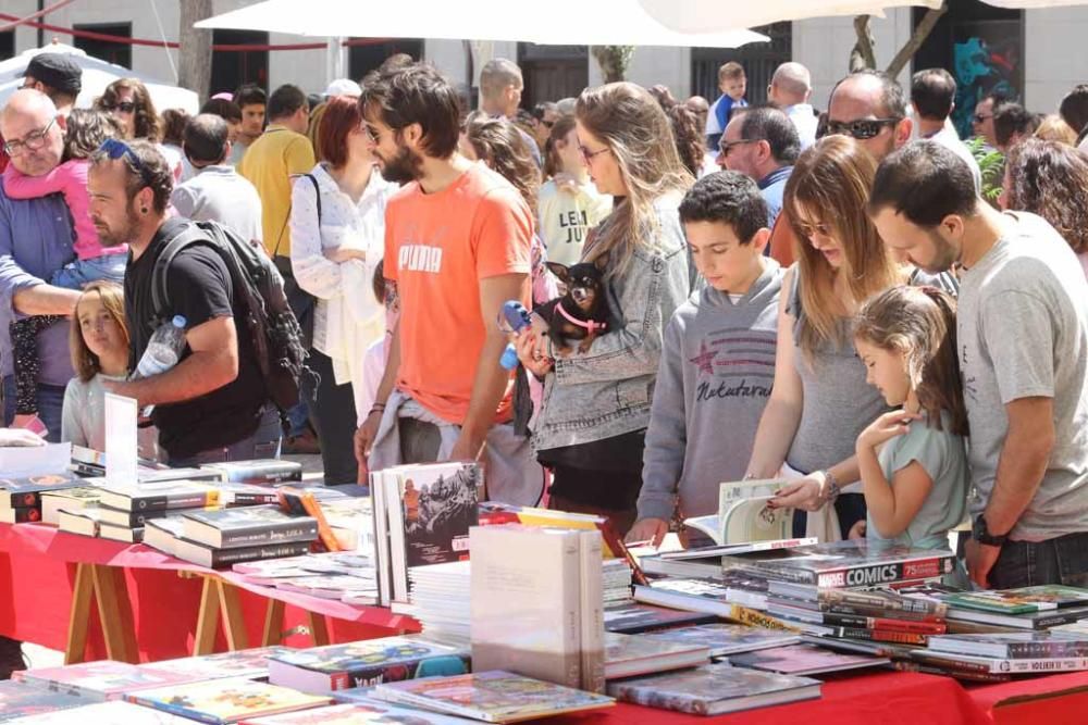 El Día del Libro ha registrado una gran afluencia de público