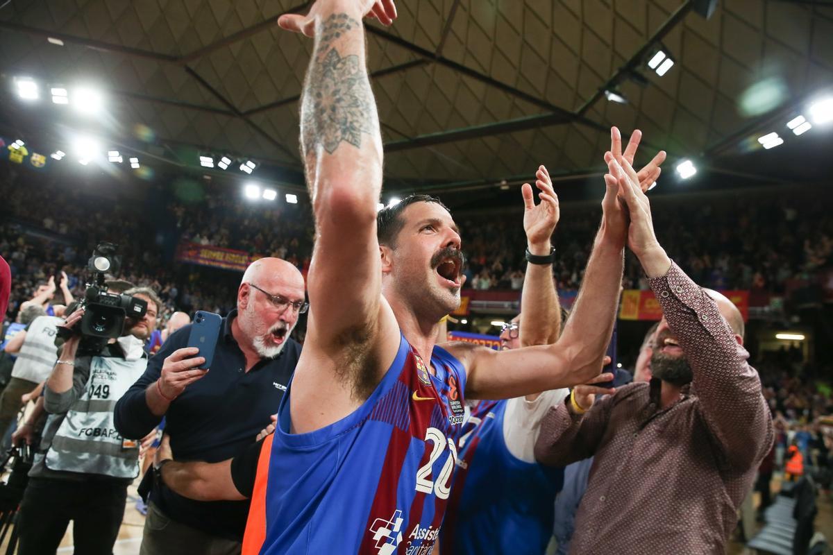 ¡Locura en el Palau! Así celebró el Barça el pase a la Final Four