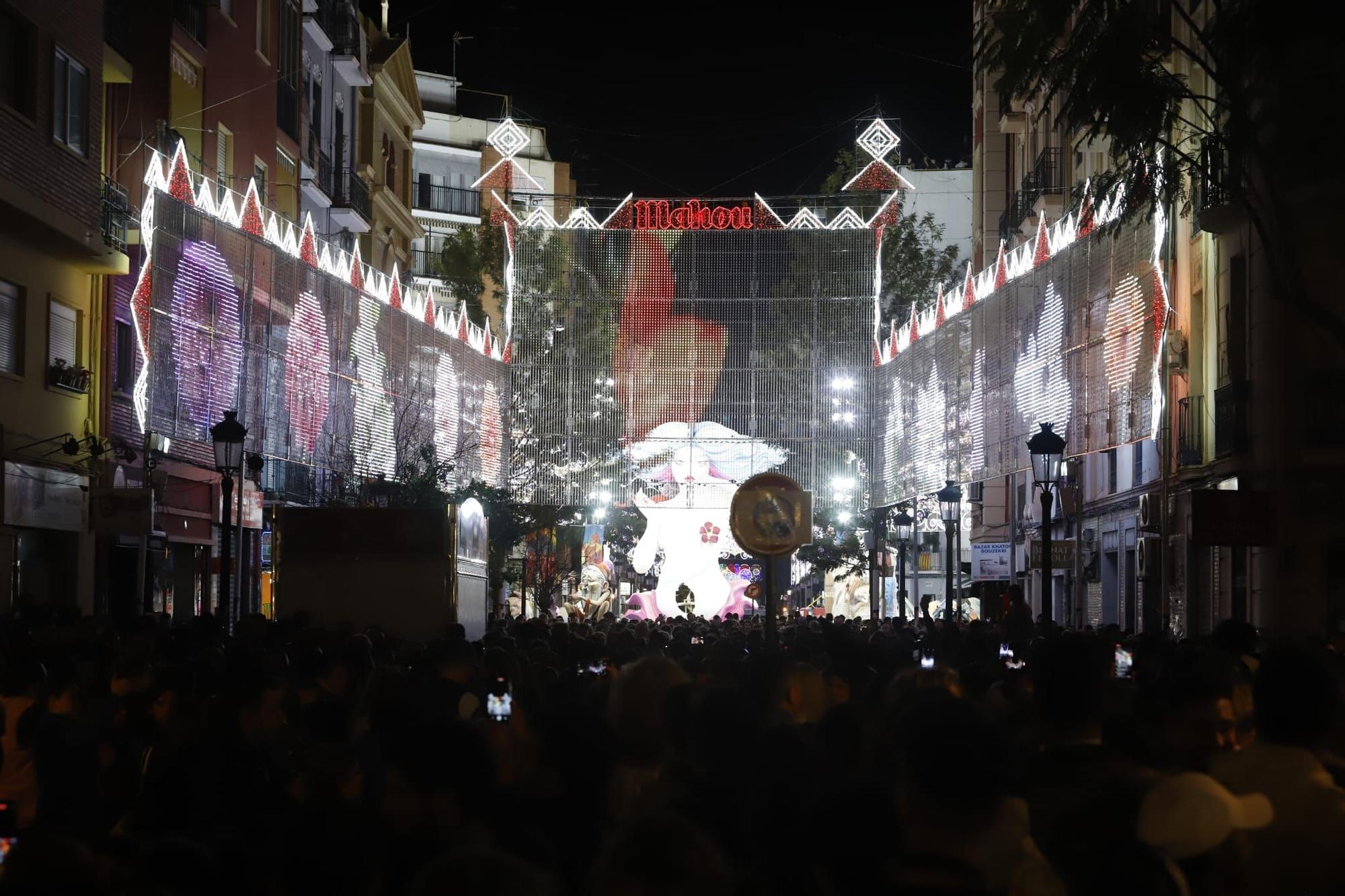 Encendido de las luces de la falla Cuba-Literato