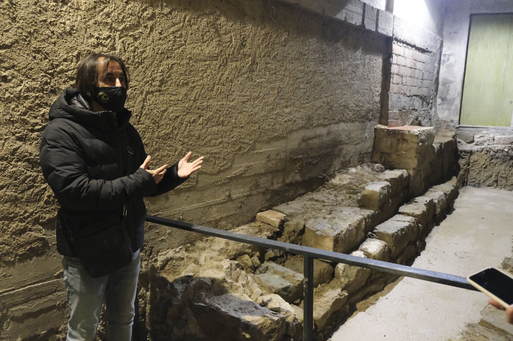 Les obres al carrer del Balç permeten descobrir un nou vial medieval
