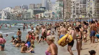 Alicante se encamina a otro verano caribeño