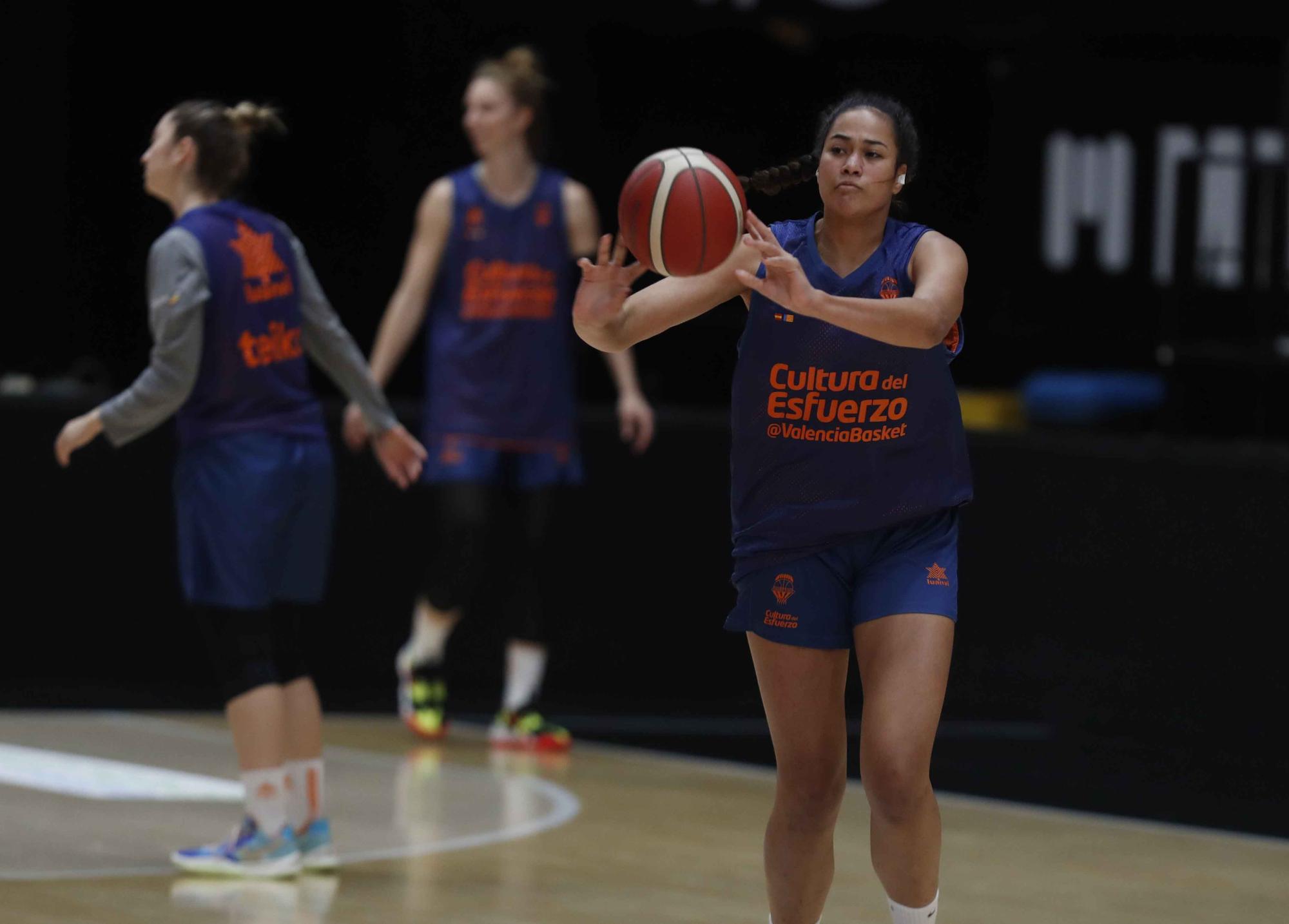 Último entrenamiento de Valencia Basket antes del partido de Eurocup Women frente al Fuenlabrada