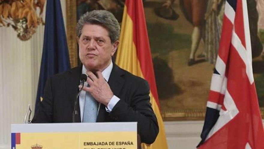 Federico Trillo va anunciar que deixa el càrrec «per les vies establertes».