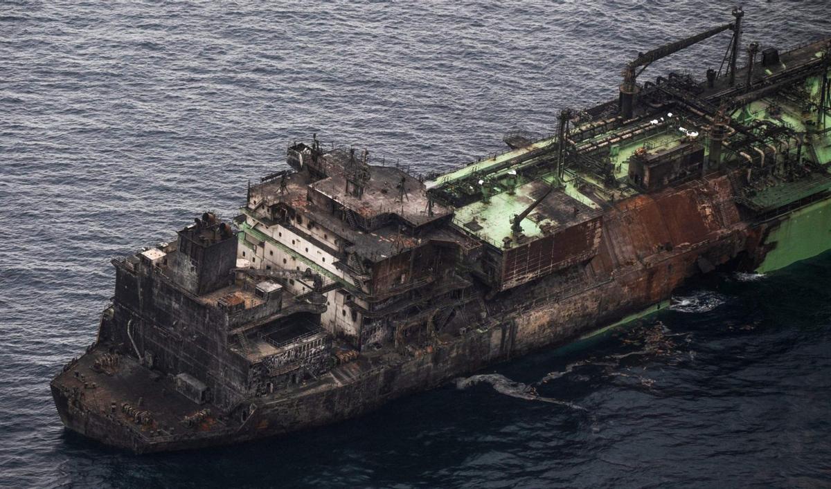 Creix el temor per la proximitat del vaixell fantasma rus a la costa líbia