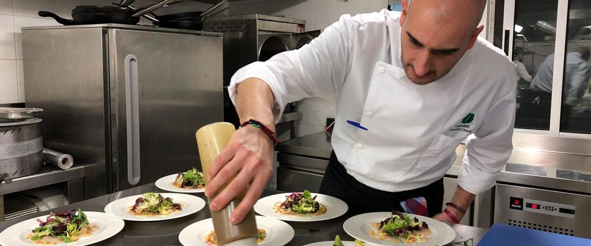 El chef de Gayarre apuesta por la innovación con una cocina de temporada sin perder de vista la tradición.