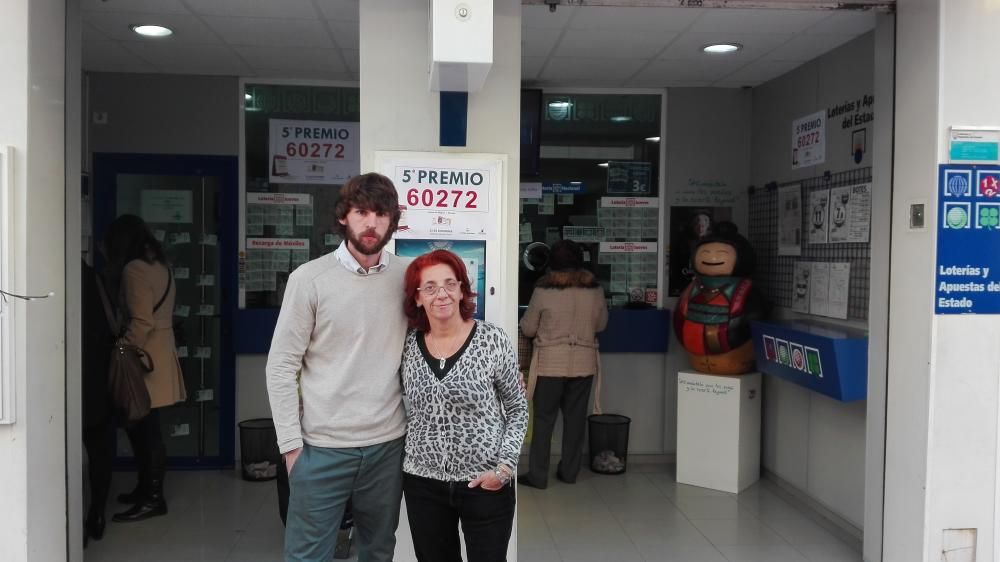 Pablo Tortosa e Isabel, la vendedora ambulante de Mislata que ha repartido dos series de un quinto