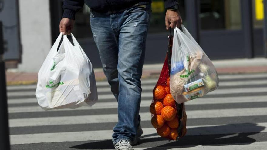 Cort y comerciantes deberán consensuar la prohibición.