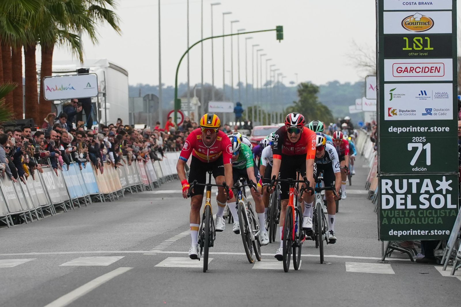 La etapa de la Vuelta a Andalucía con final en Pozoblanco en imágenes