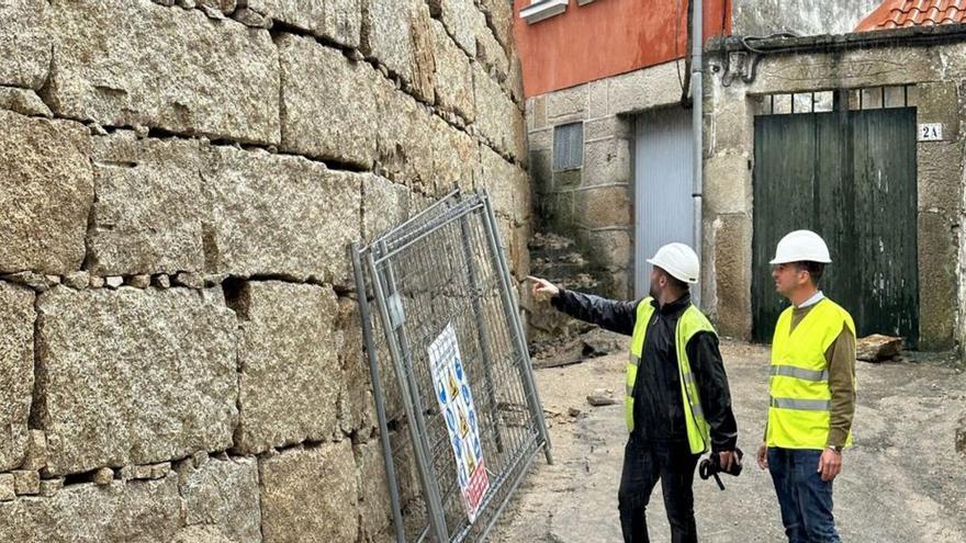 El Concello de Marín inicia la obra de reconstrucción del muro de Cividanes, en riesgo de desplome