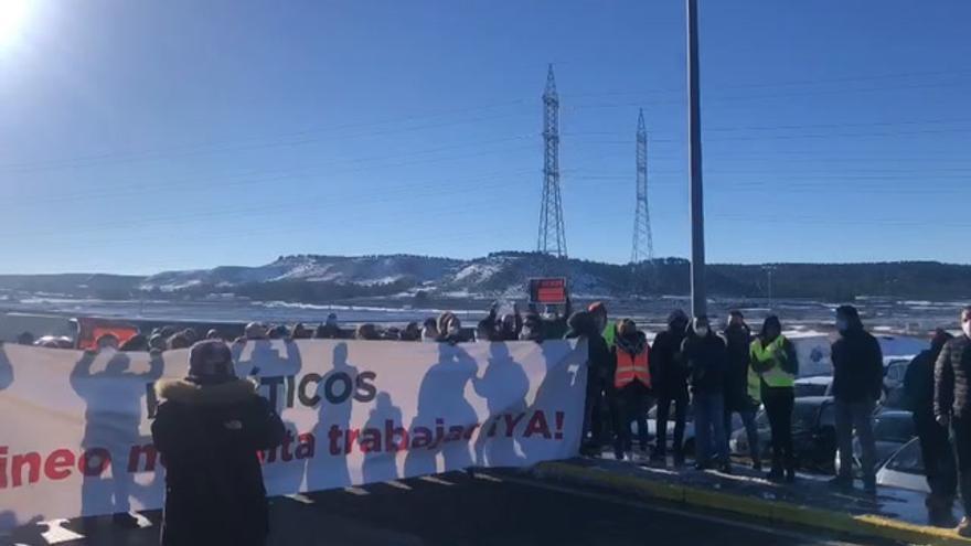 Los empresarios del Pirineo llevan su protesta a la carretera