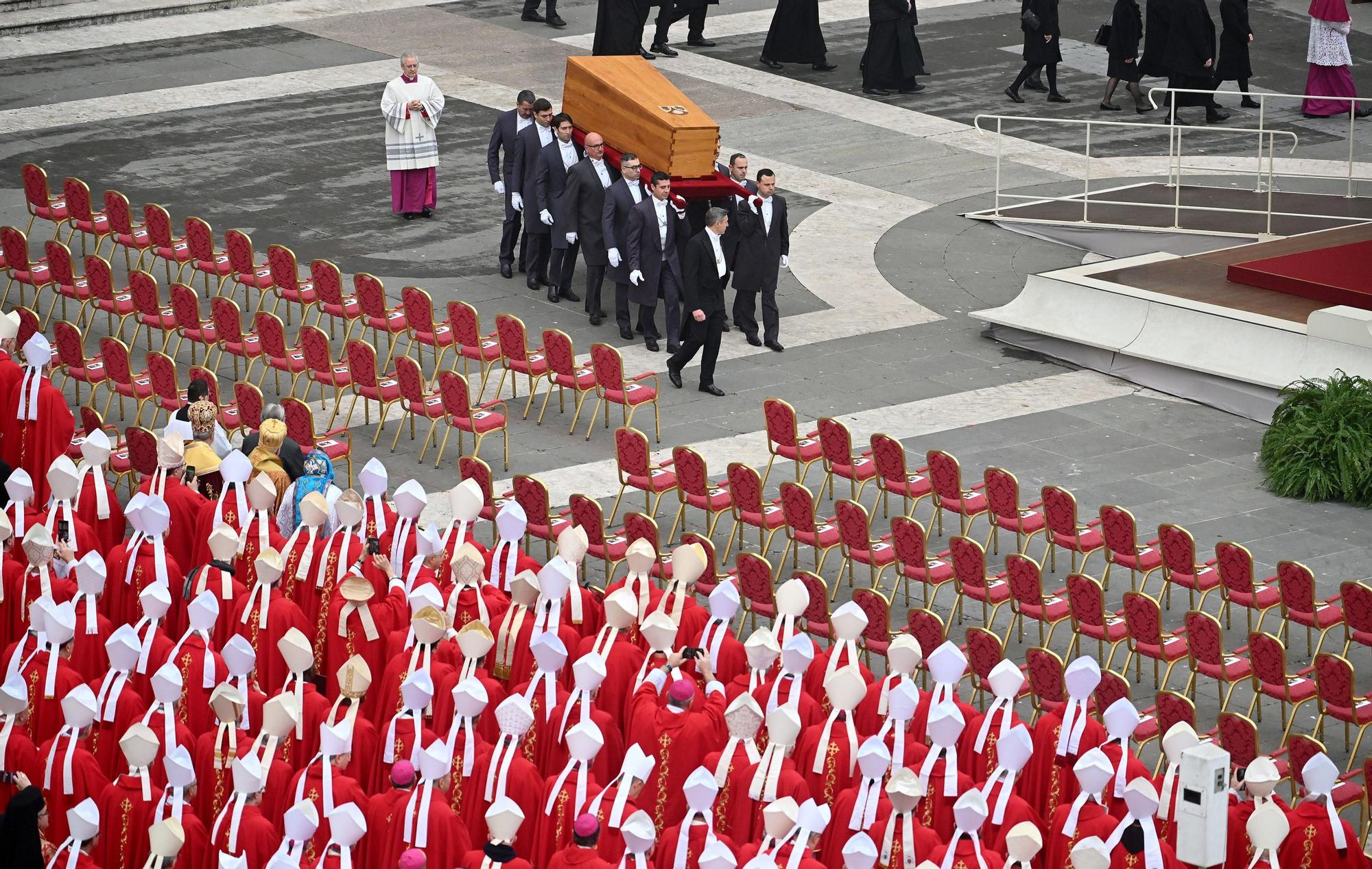 Misa funeral por el Papa emérito Benedicto XVI en la Plaza de San Pedro