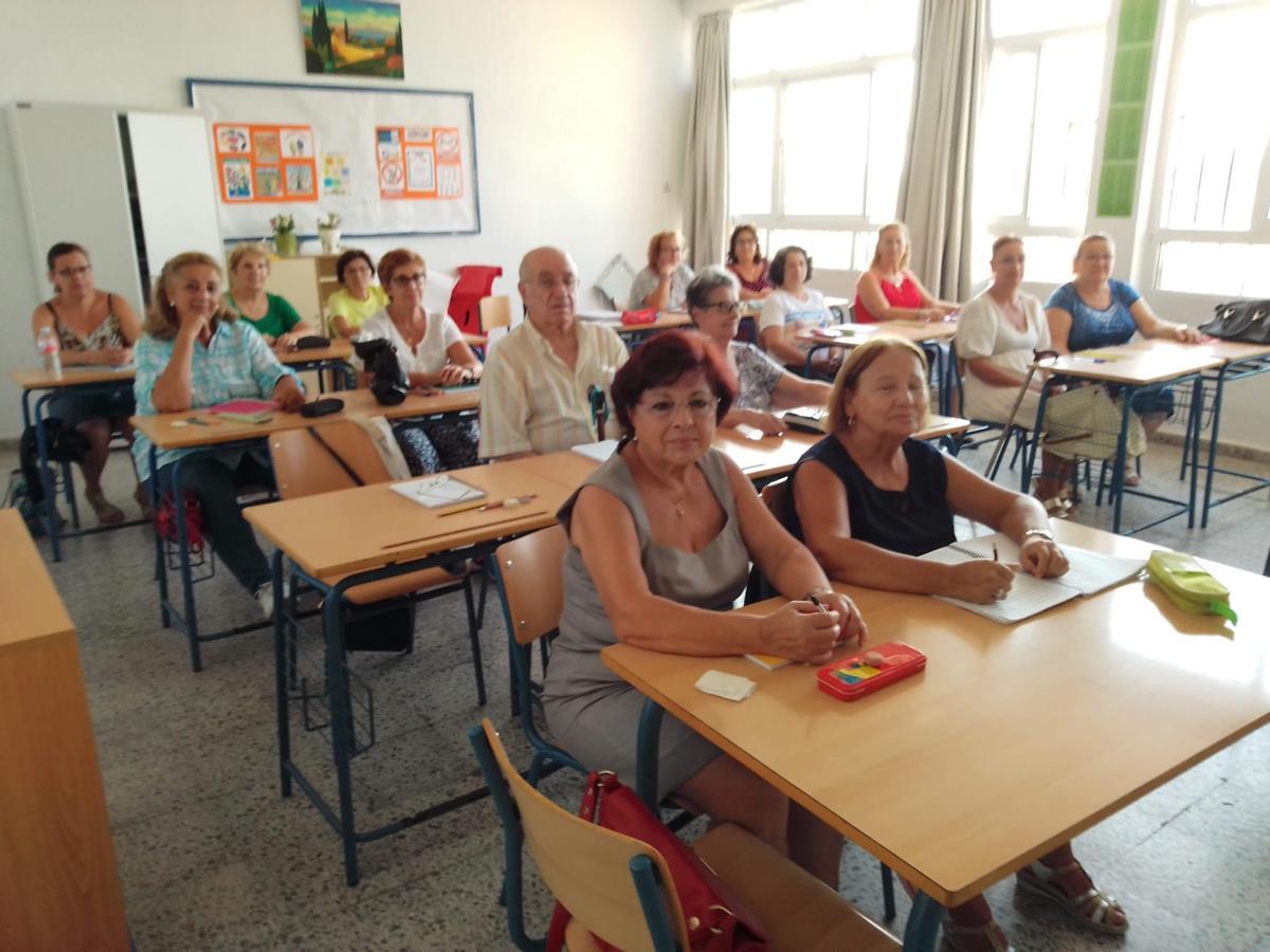 Interior de una clase en el instituto donde dan clase de forma provisional.