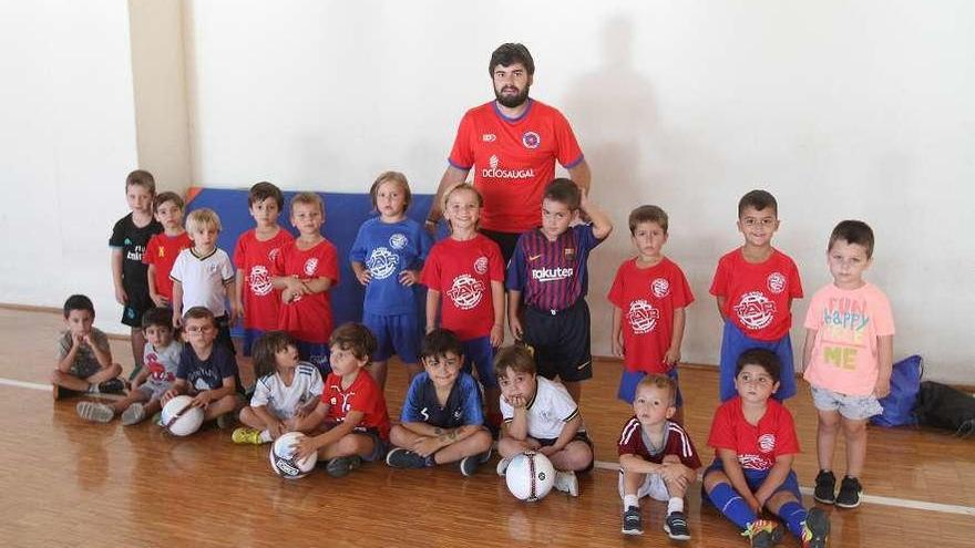 Presentación de la actividad la &quot;Escoliña&quot; de la Unión Deportiva Ourense. //  Iñaki Osorio