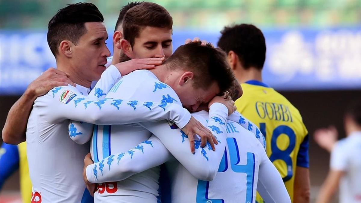 Los jugadores del Nápoles celebran la victoria