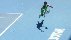 Alcaraz supera Paul i buscarà les primeres semis a Austràlia