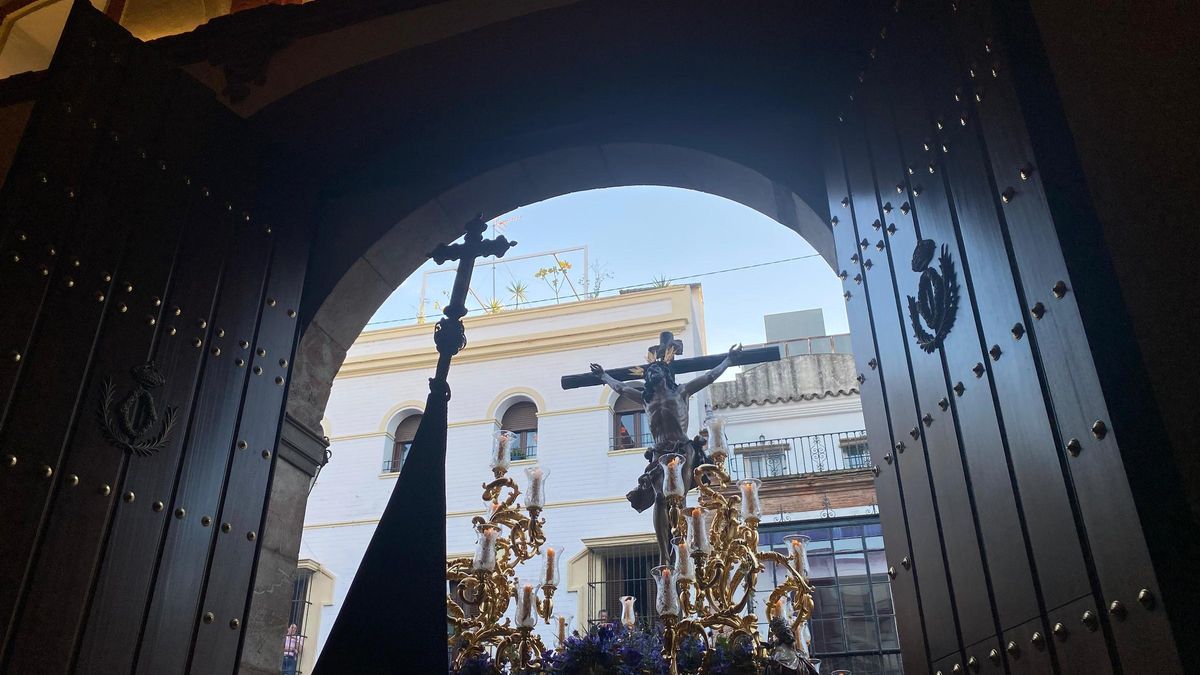 El cristo del Cachorro saluda a La O