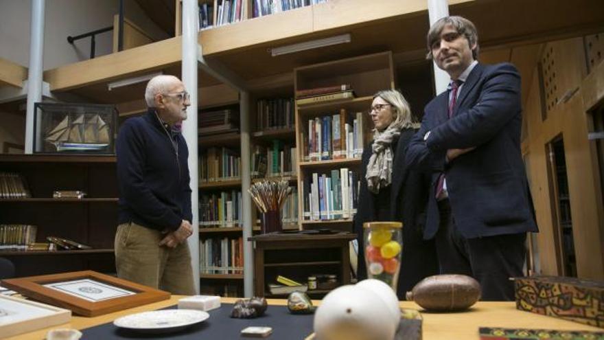 Aurelio Suárez se "muda" al Bellas Artes con la donación de los muebles de su estudio