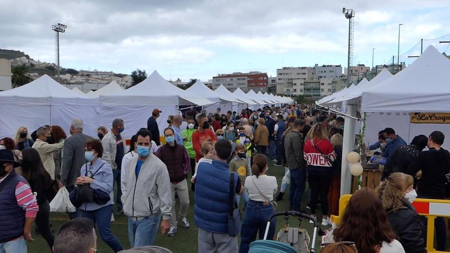 La feria Enorte se clausura con largas colas para apoyar al pequeño comercio