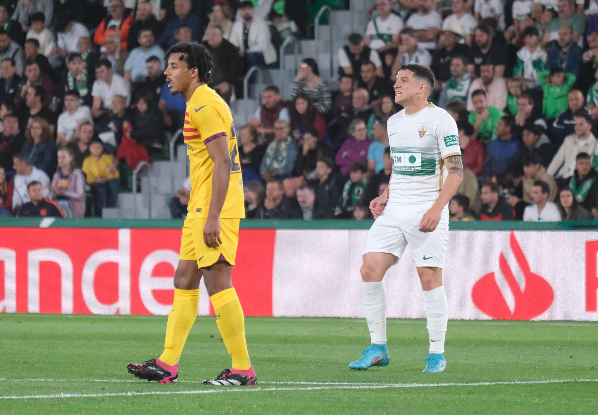 Así se ha vivido el Elche - Barça en el Martínez Valero