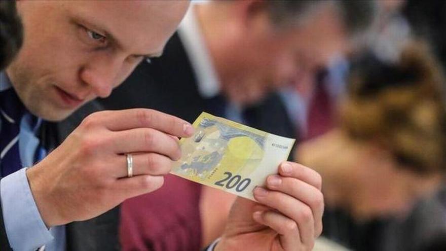 El número de billetes falsos de euros se reduce en el primer semestre