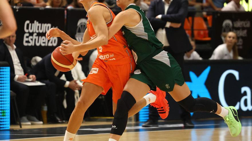 Partido de Euroleauge Women entre el Valencia Basket y el AZS UMCS Lublin