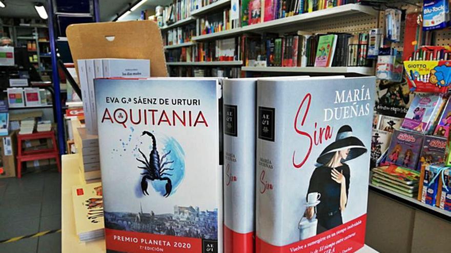 ‘Aquitania’ y ‘Sira’, dos de los libros más vendidos. | Marta Frechilla