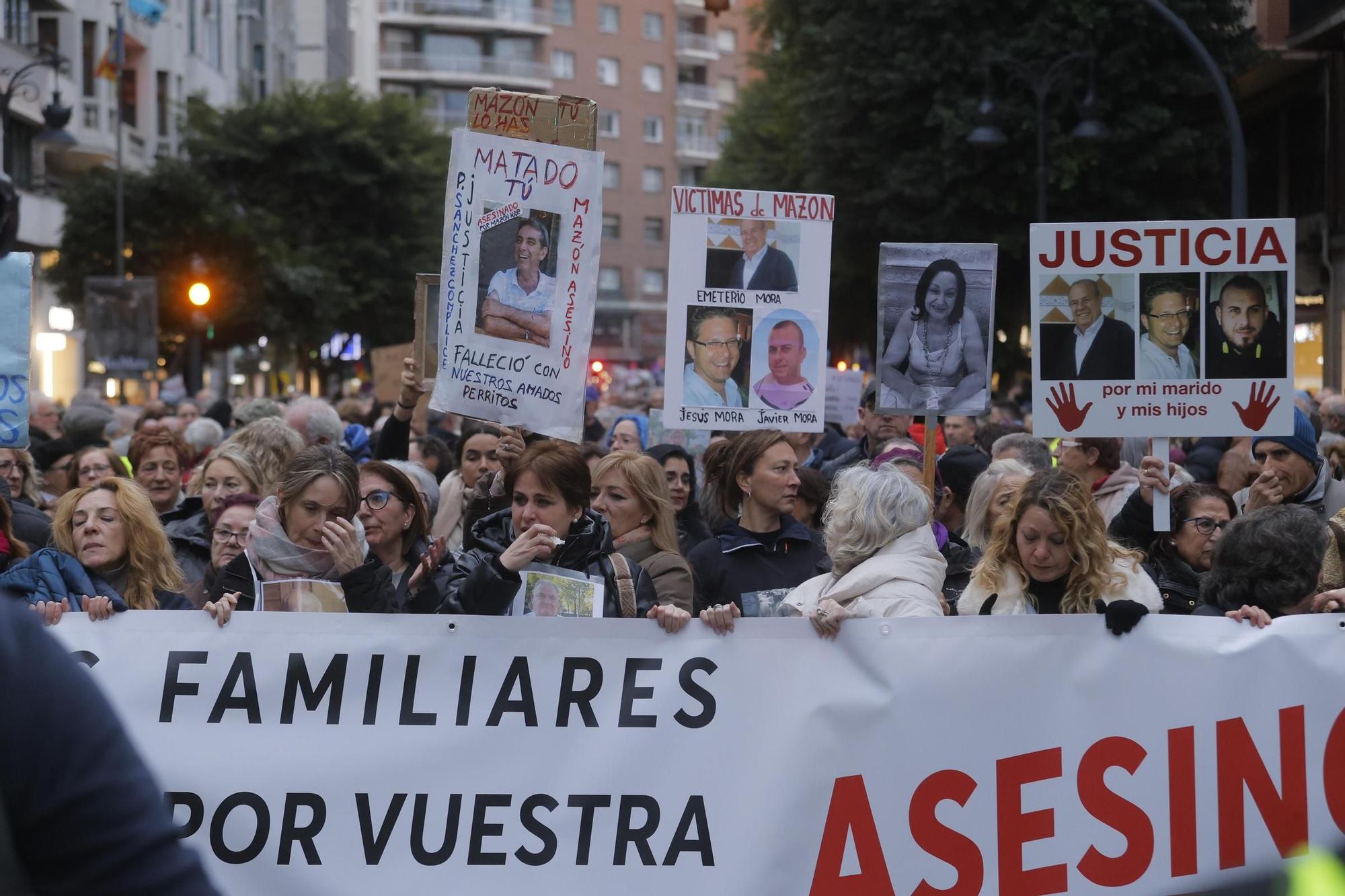 Quinta manifestación multitudinaria en el centro de València al grito de "Mazón dimisión"