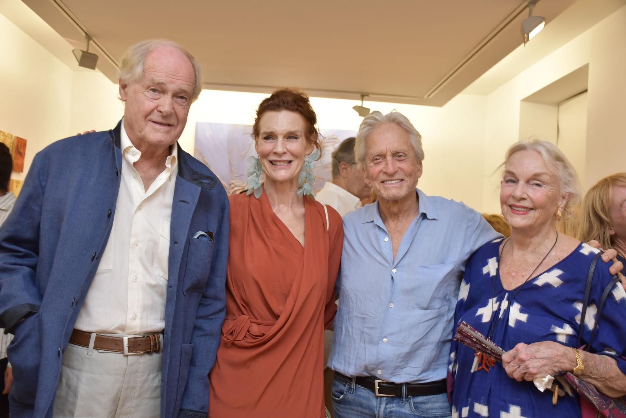 Vernissage mit Hollywood-Star: Michael Douglas bei der Vernissage von Vater und Tochter Zupan auf Mallorca