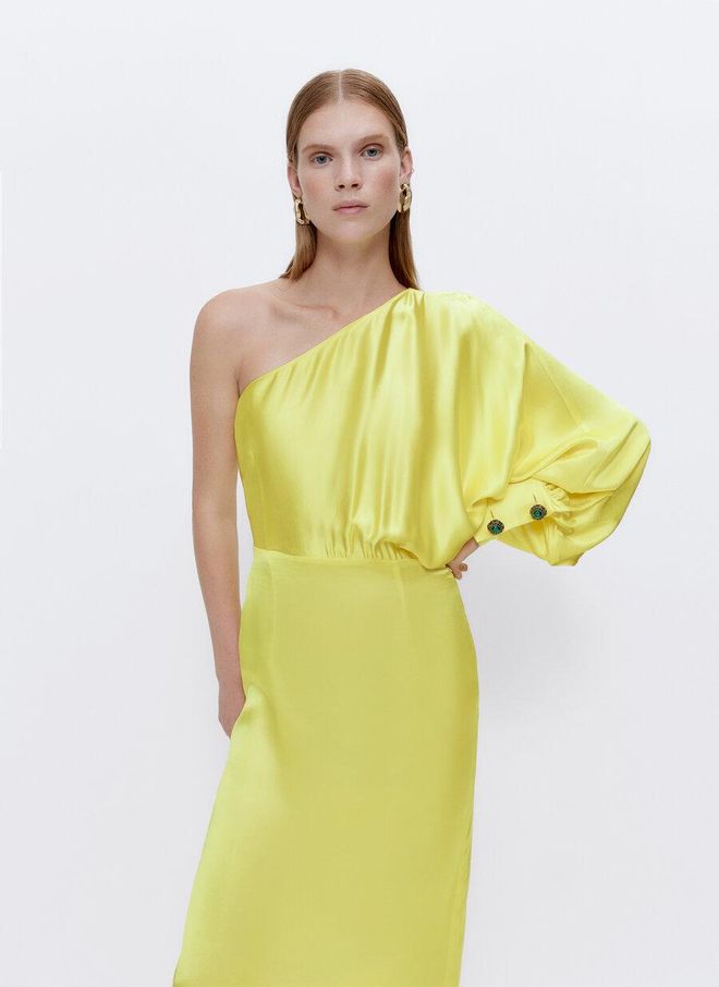 Vestido asimétrico con botones joya