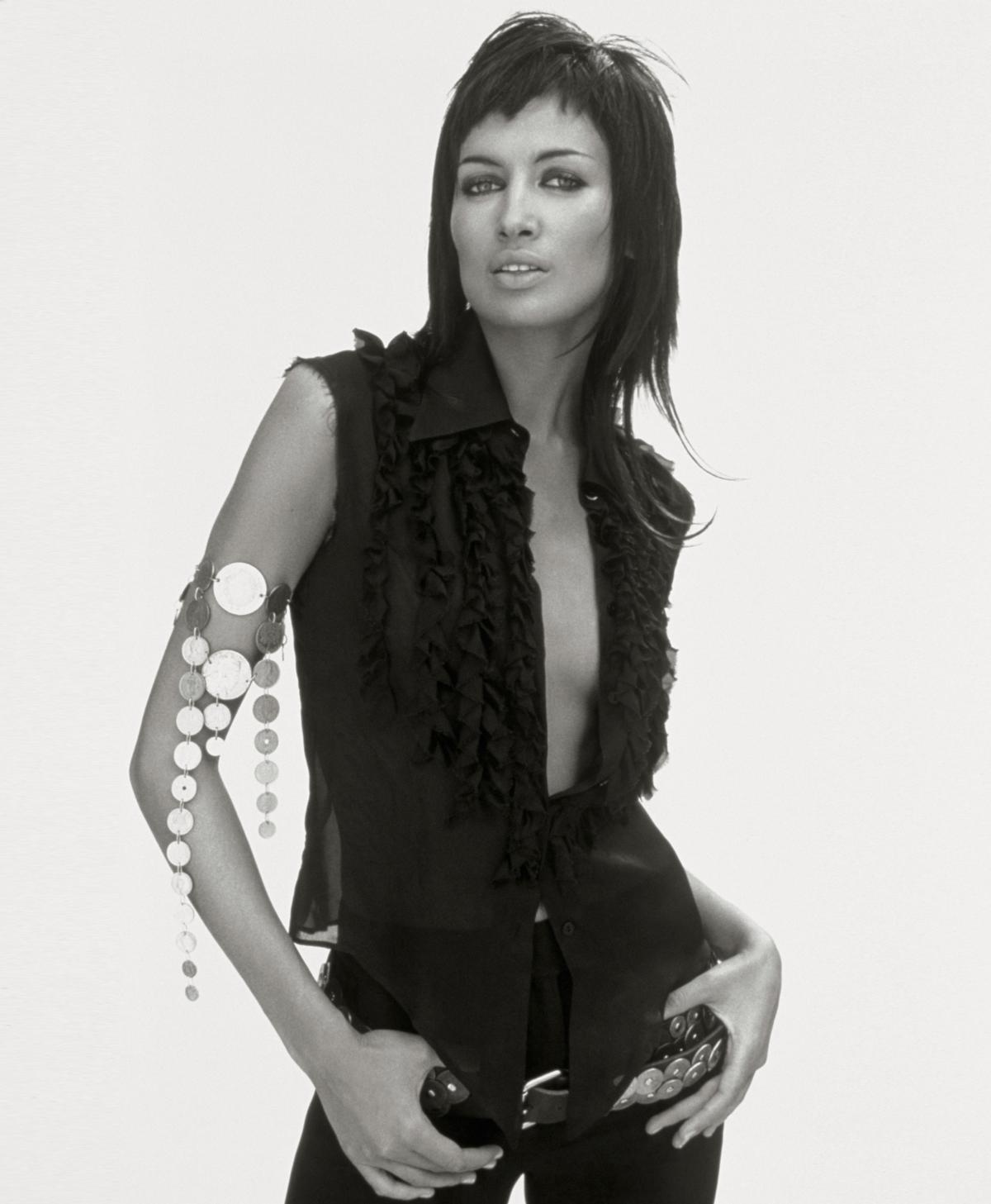 Nieves Álvarez, musa y modelo de Roberto Verino, en un anuncio de 2002.