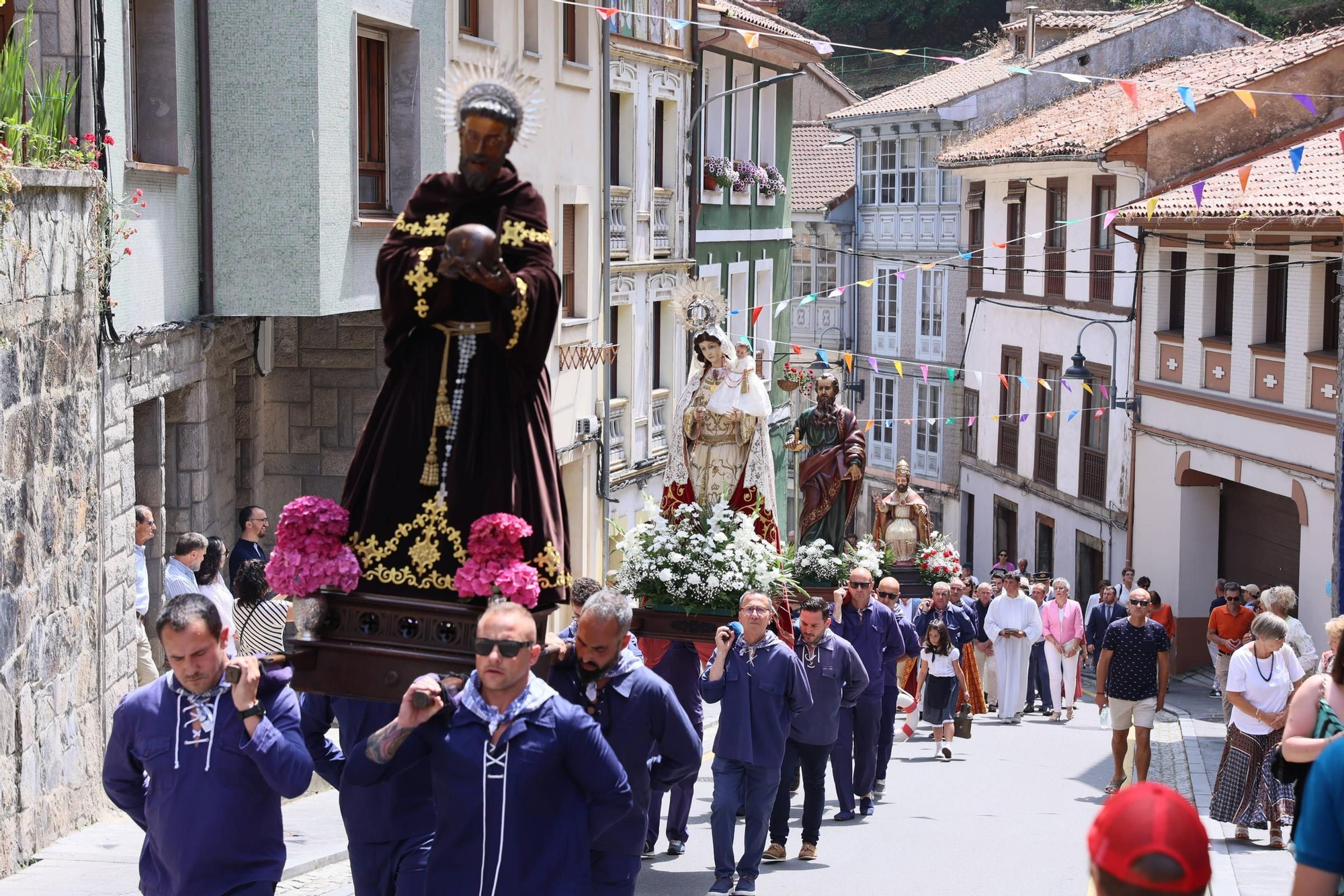 EN IMÁGENES: así fue el día de L'Amuravela en Cudillero