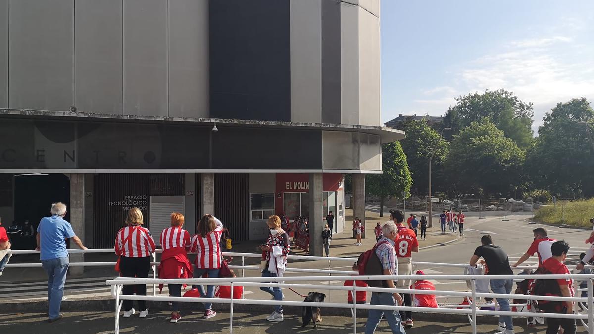 Aficionados a las puertas