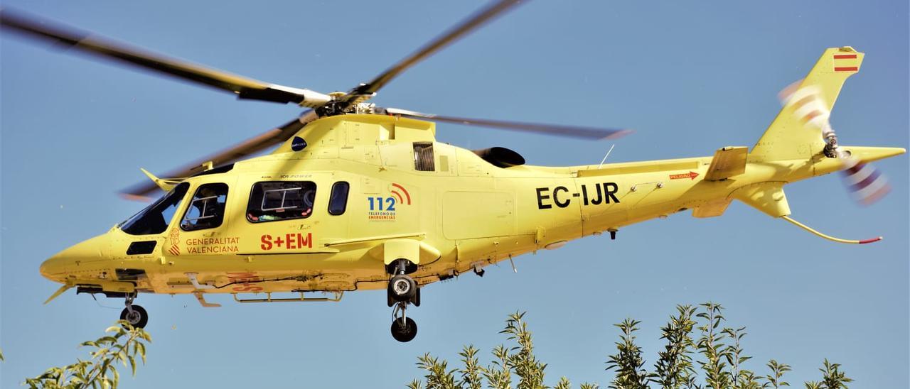 El helicóptero medicalizado con base en la provincia de Alicante.